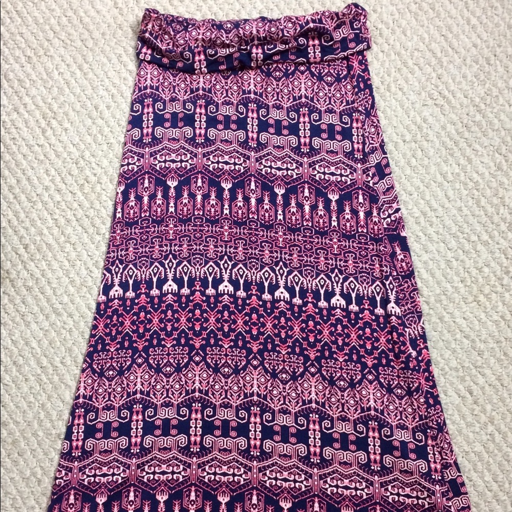 B. Jewel maxi skirt with Aztec design. Sz L